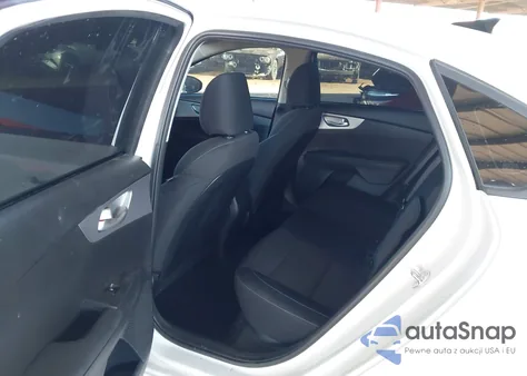 2024 Kia Forte Lx z USA, uszkodzony, nr VIN 3KPF24AD9RE810891